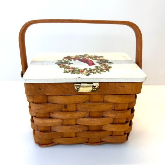 Red Cardinal Small Christmas Basket Lidded - Picture 12 of 15